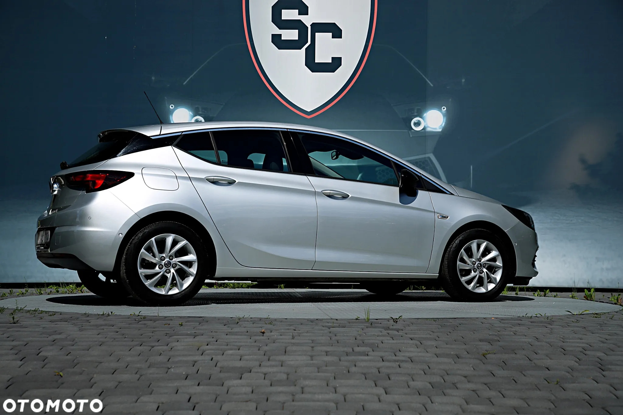Opel Astra V 1.2 T Elegance S&S - 12