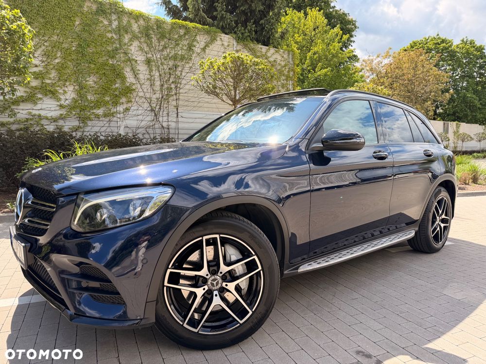 Mercedes-Benz GLC 250 4Matic 9G-TRONIC AMG Line - 1