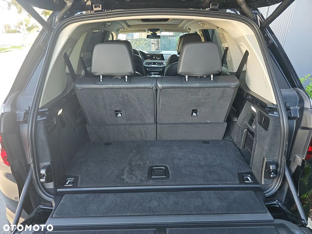 BMW X7 xDrive40i mHEV - 18