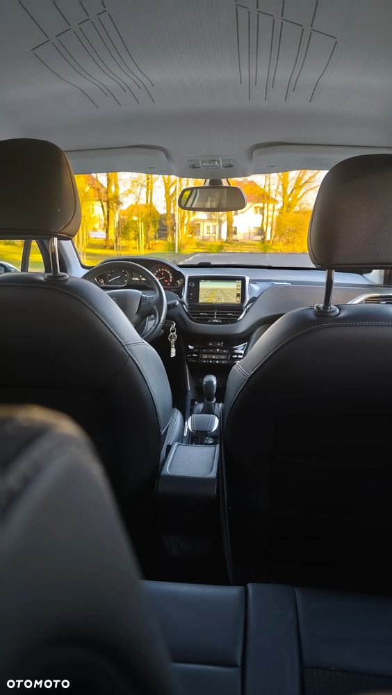 Peugeot 2008 1.6 e-HDi Allure S&S - 15