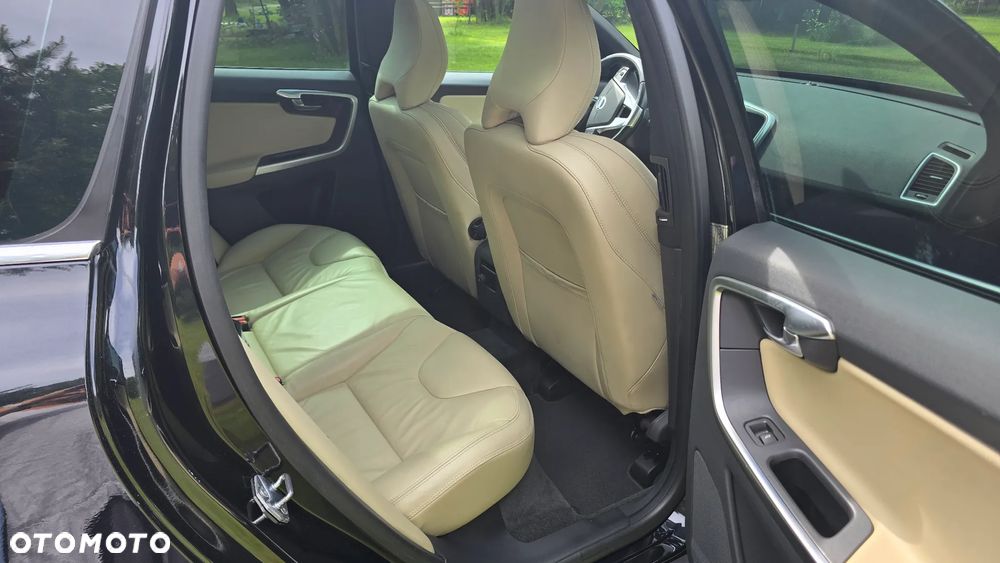 Volvo XC 60 D4 AWD Summum - 21