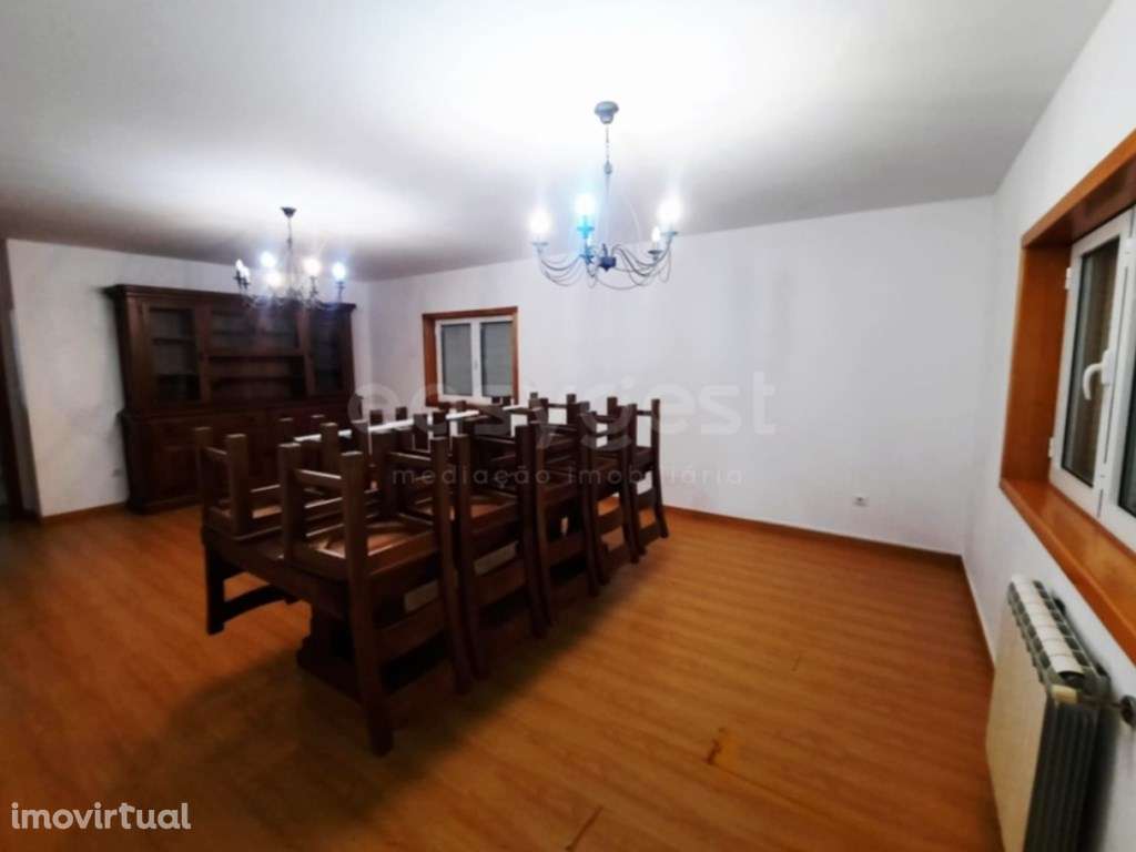 Apartamento T4 Amplo, Moderno e Bem Localizado - Grande imagem: 3/18