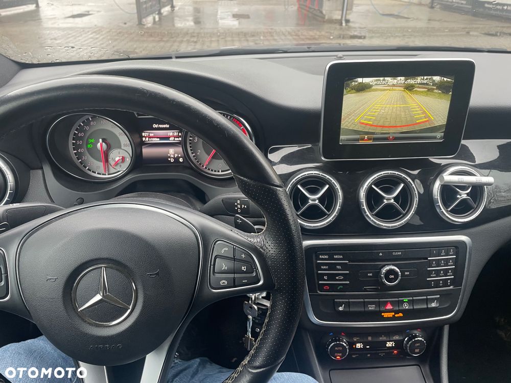 Mercedes-Benz CLA 250 4-Matic AMG Line - 22