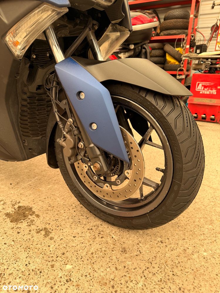 Yamaha X-max - 13