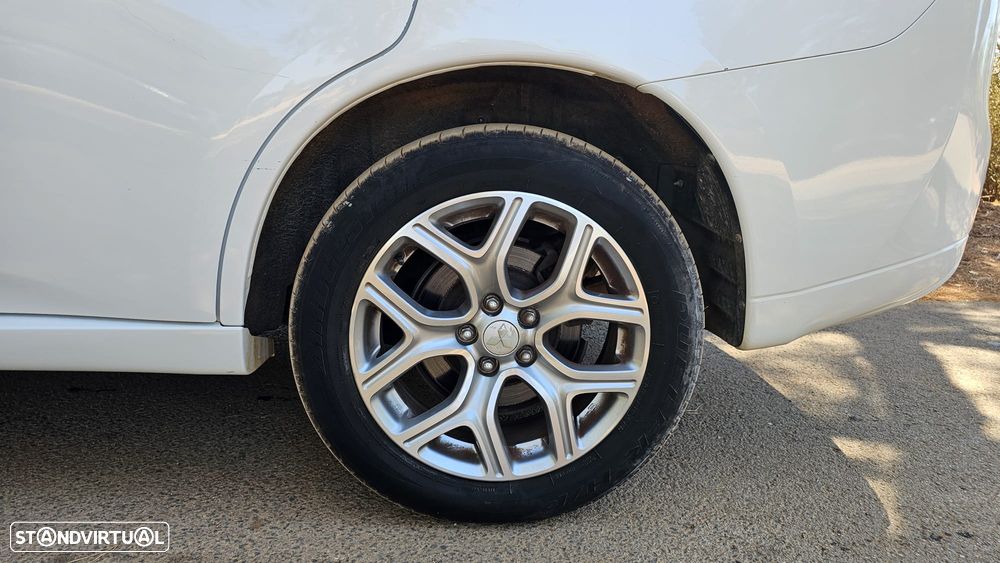 Mitsubishi Outlander - 7