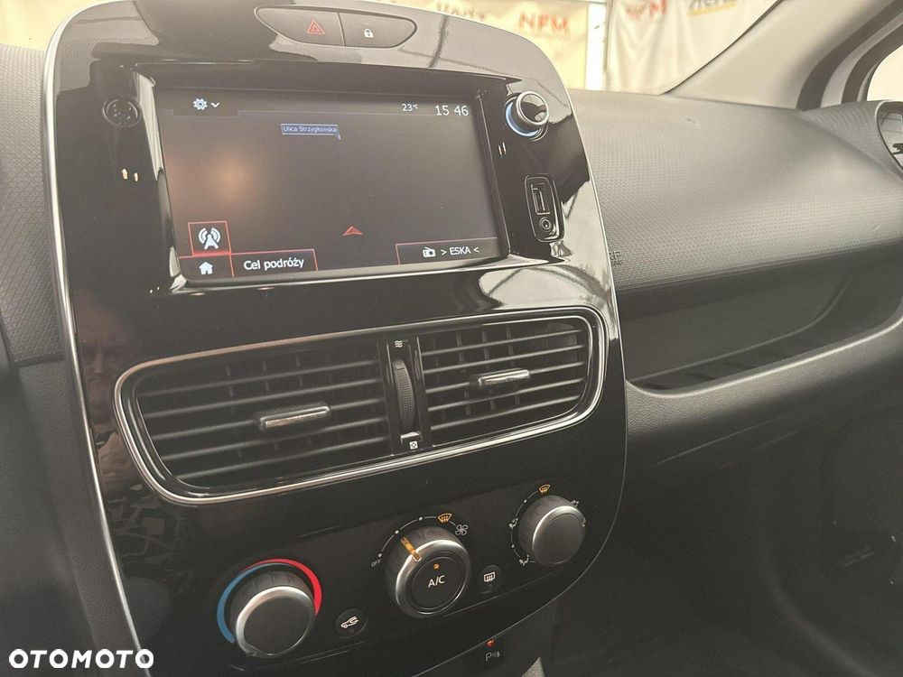Renault Clio - 24