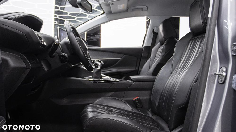 Peugeot 3008 1.2 PureTech Allure S&S - 18
