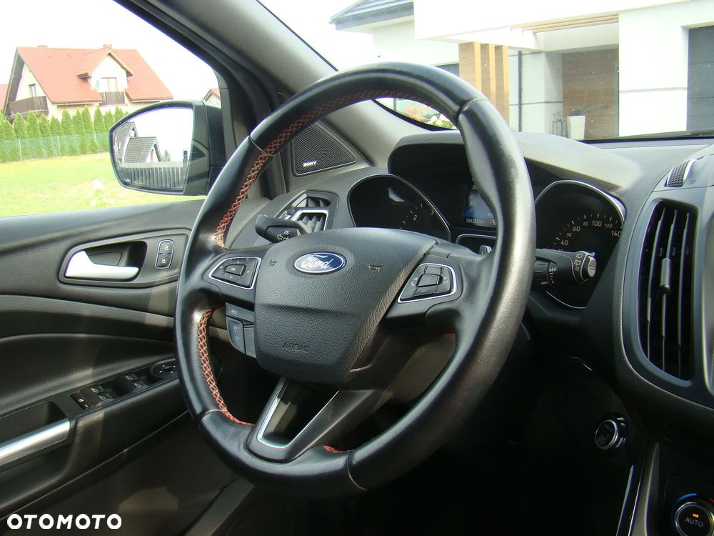 Ford Kuga 2.0 TDCi 4x4 ST-Line - 37