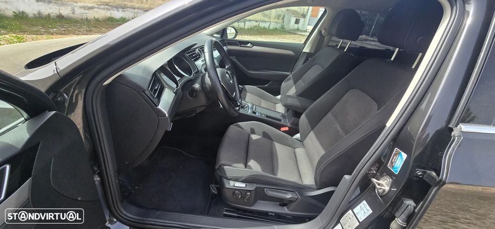VW Passat 2.0 TDI Elegance - 8