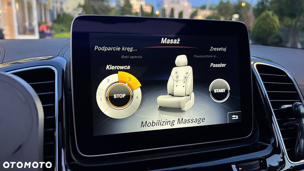 Mercedes-Benz GLS - 24