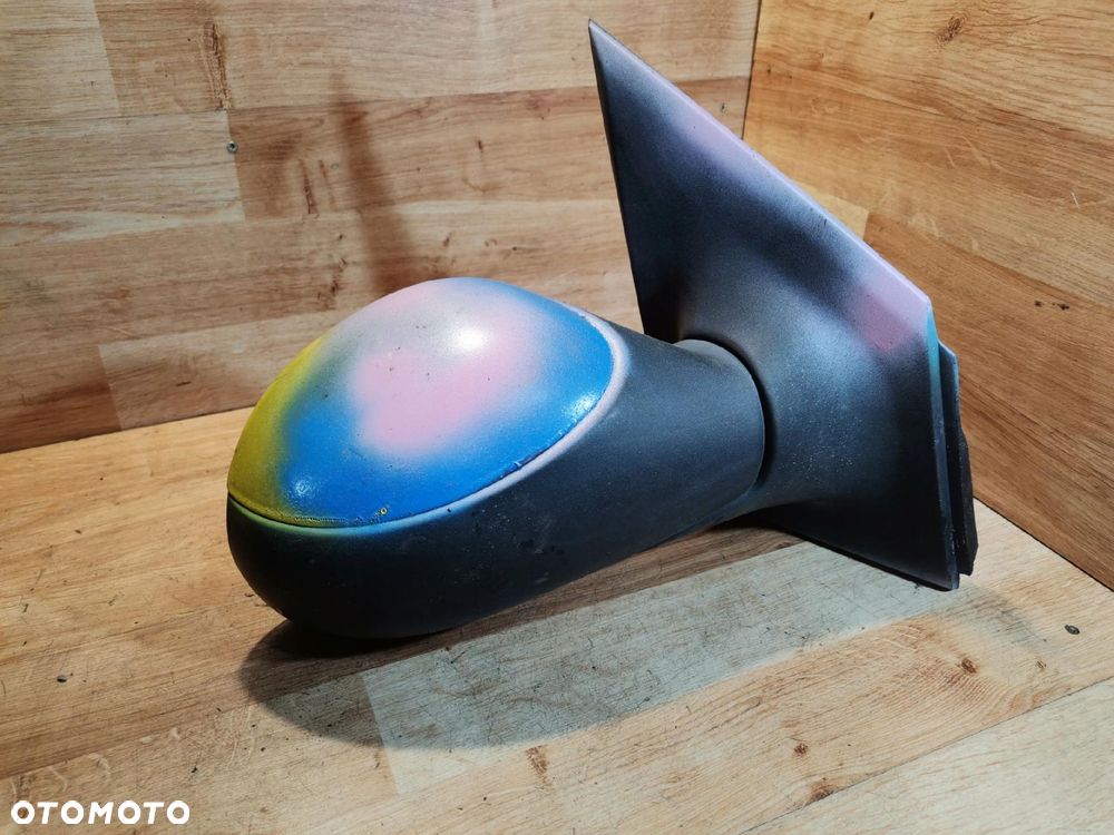 LUSTERKO PRAWE CITROEN C2