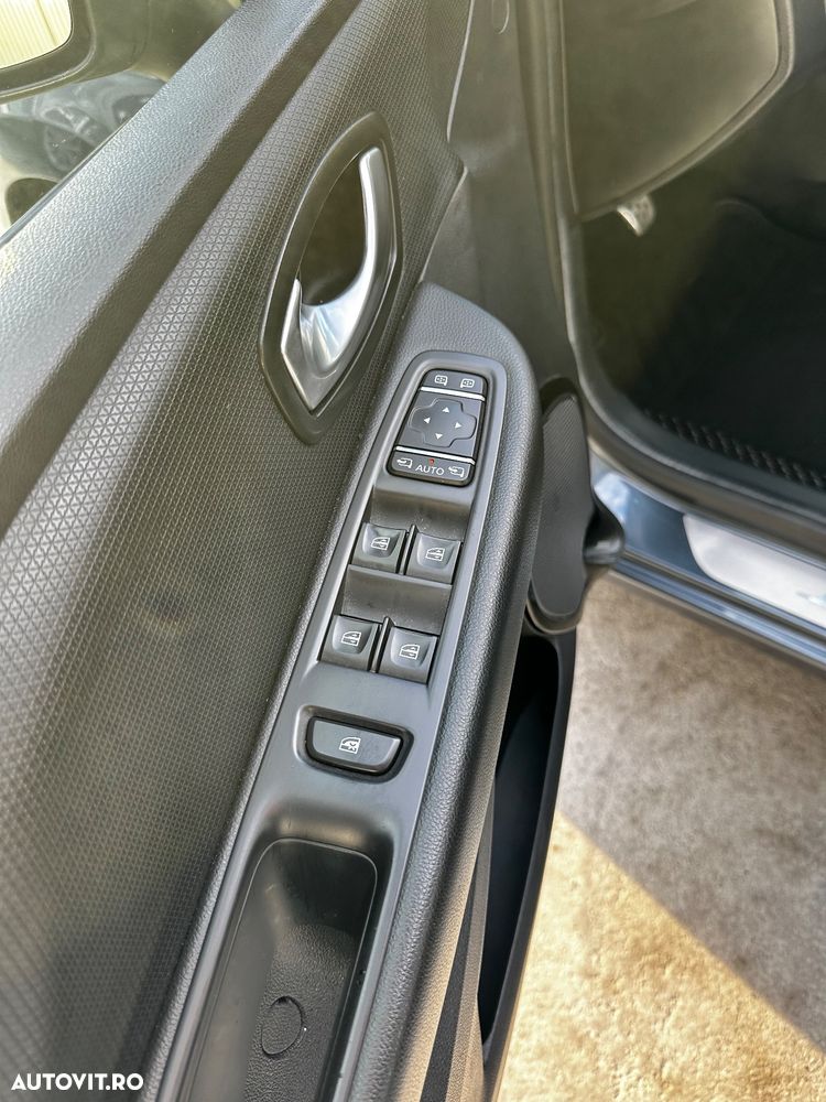 Renault Clio (Energy) dCi 90 Bose Edition - 21