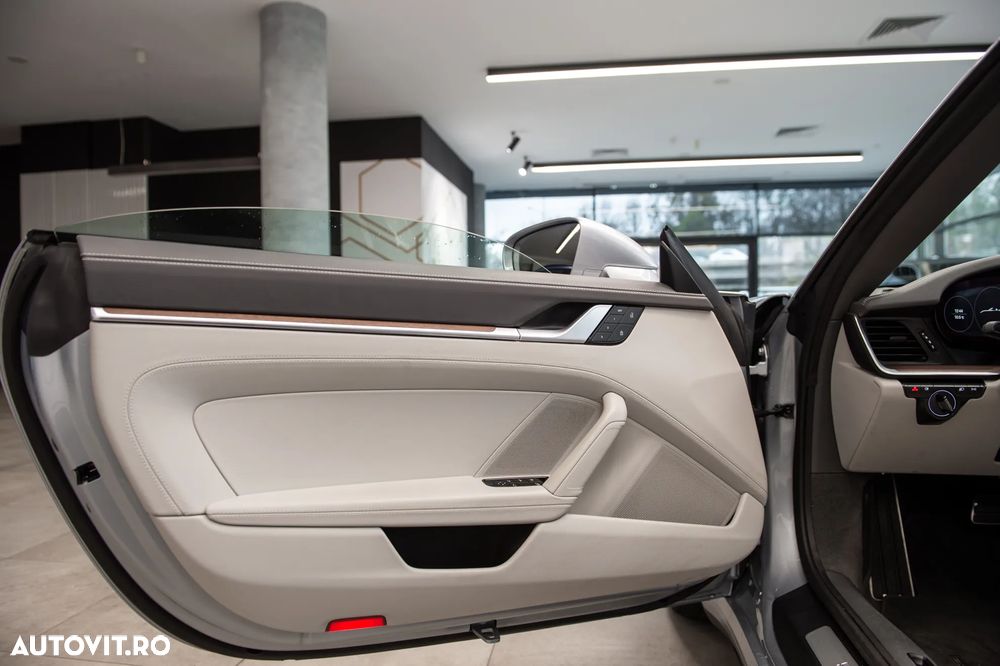 Porsche 911 Carrera Cabriolet PDK - 15