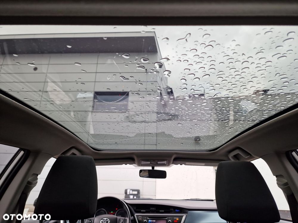 Toyota Auris Hybrid 135 Premium - 11