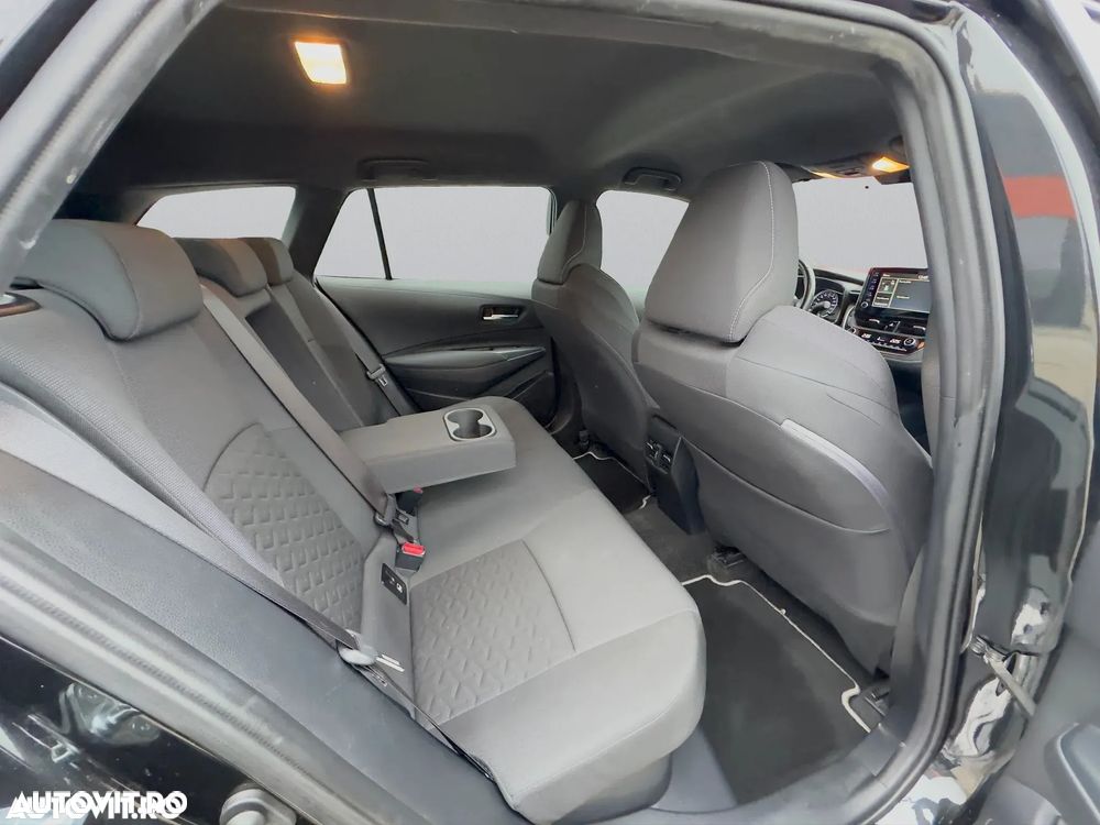 Toyota Corolla 1.8 HSD Dynamic - 17