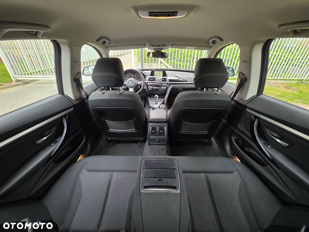 BMW Seria 3 318d Sport Line - 27