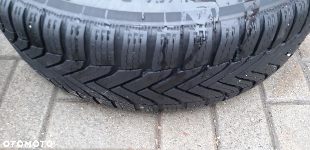 Felgi z oponami 225/55 R17 Mercedes W213 Kombi 2018r. 2.0d - 4