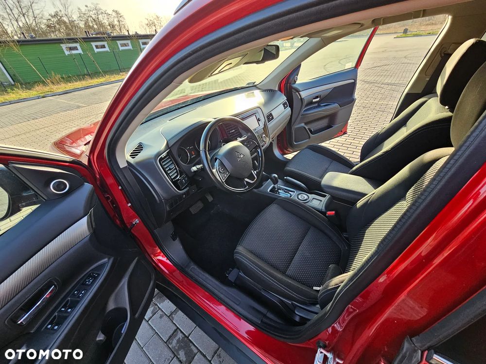 Mitsubishi Outlander 2.0 Intense + 4WD CVT - 7