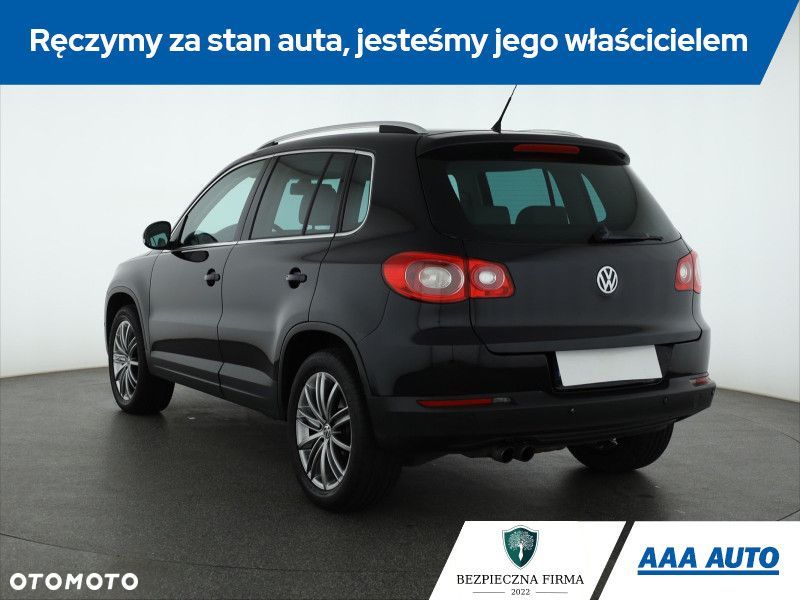 Volkswagen Tiguan - 5