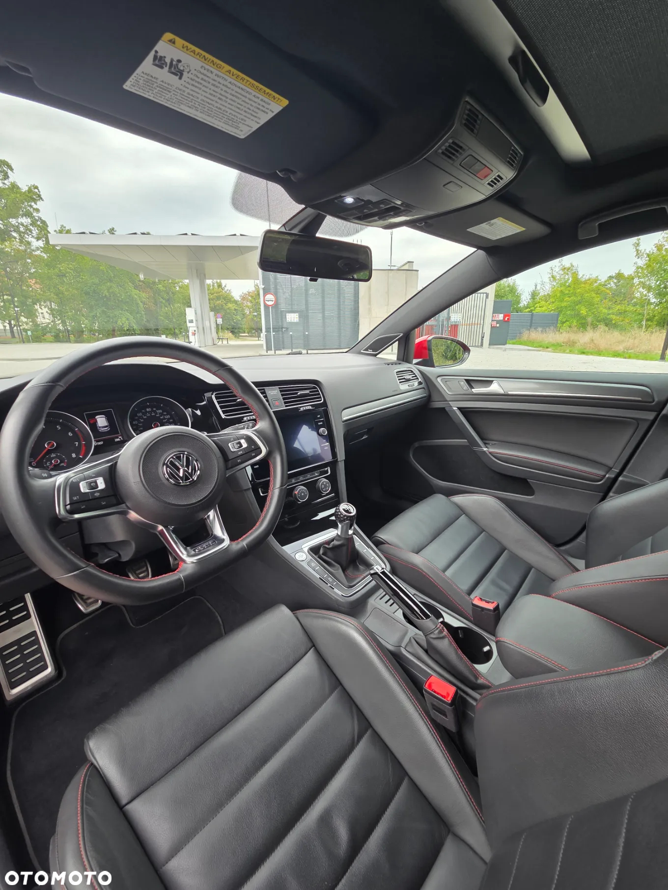 Volkswagen Golf - 10