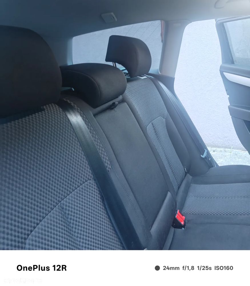 Volkswagen Passat Variant 1.6 TDI BlueMotion - 17