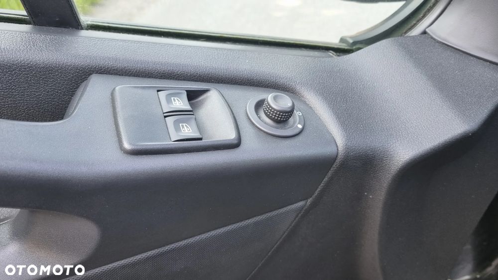 Renault Trafic - 18