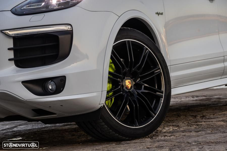 Porsche Cayenne S E-Hybrid - 17