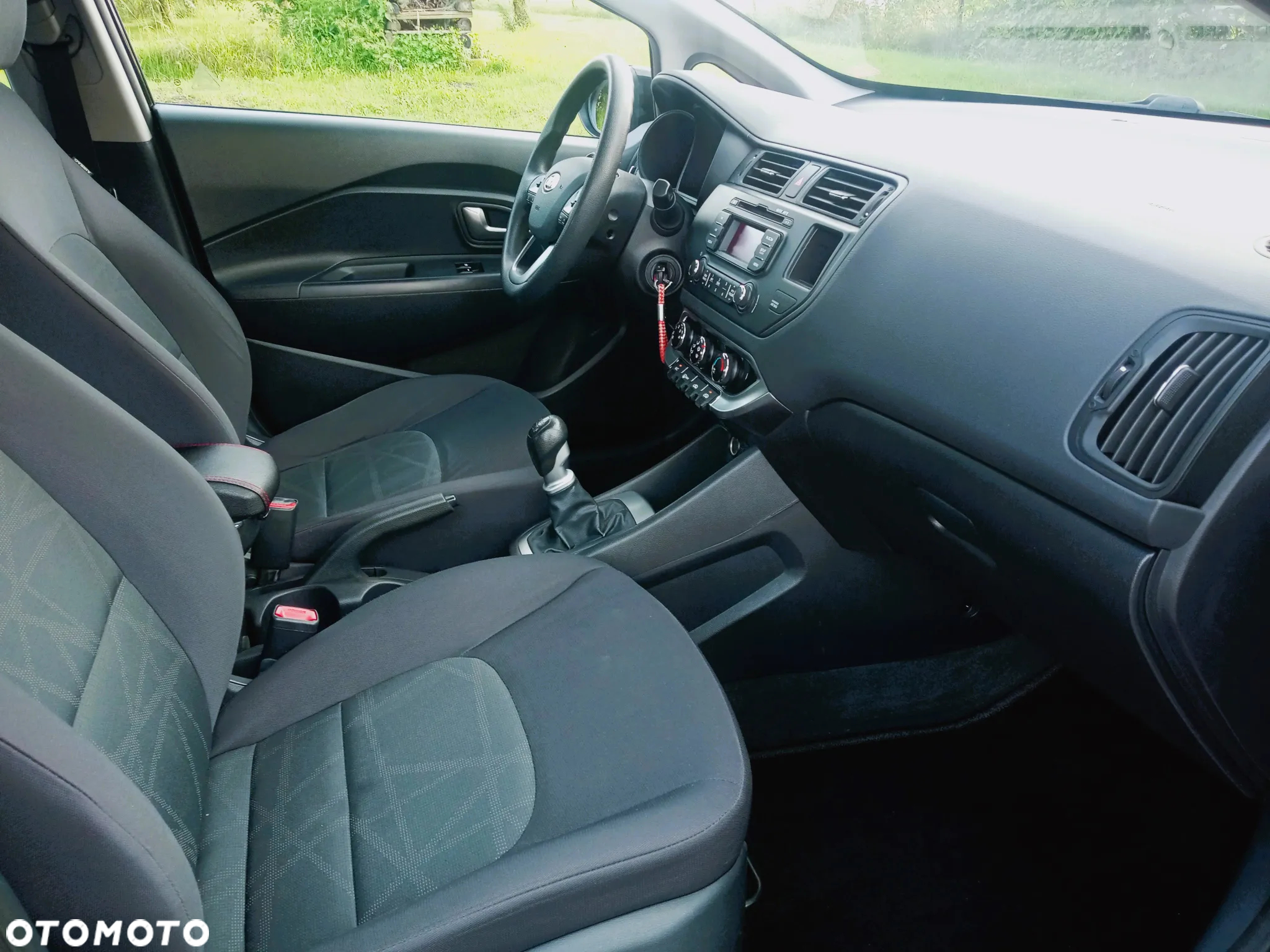 Kia Rio - 8