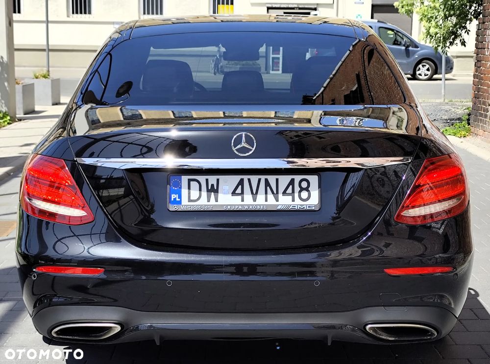 Mercedes-Benz Klasa E 300 9G-TRONIC AMG Line - 25