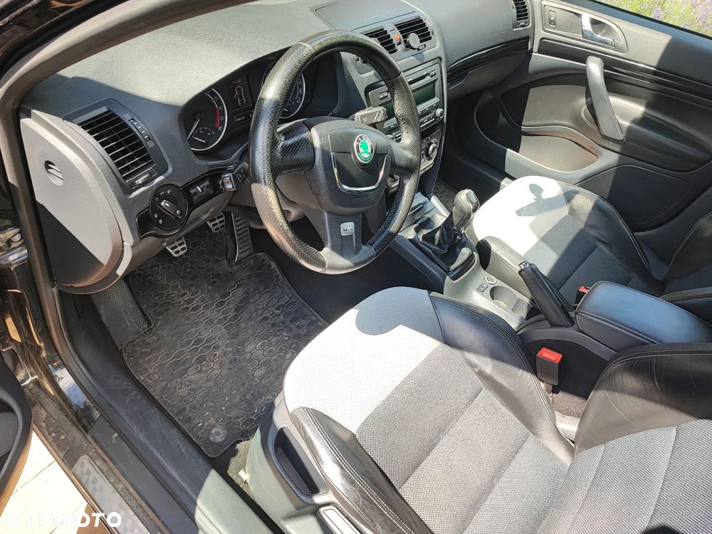 Skoda Octavia 2.0 TDI DPF RS - 10