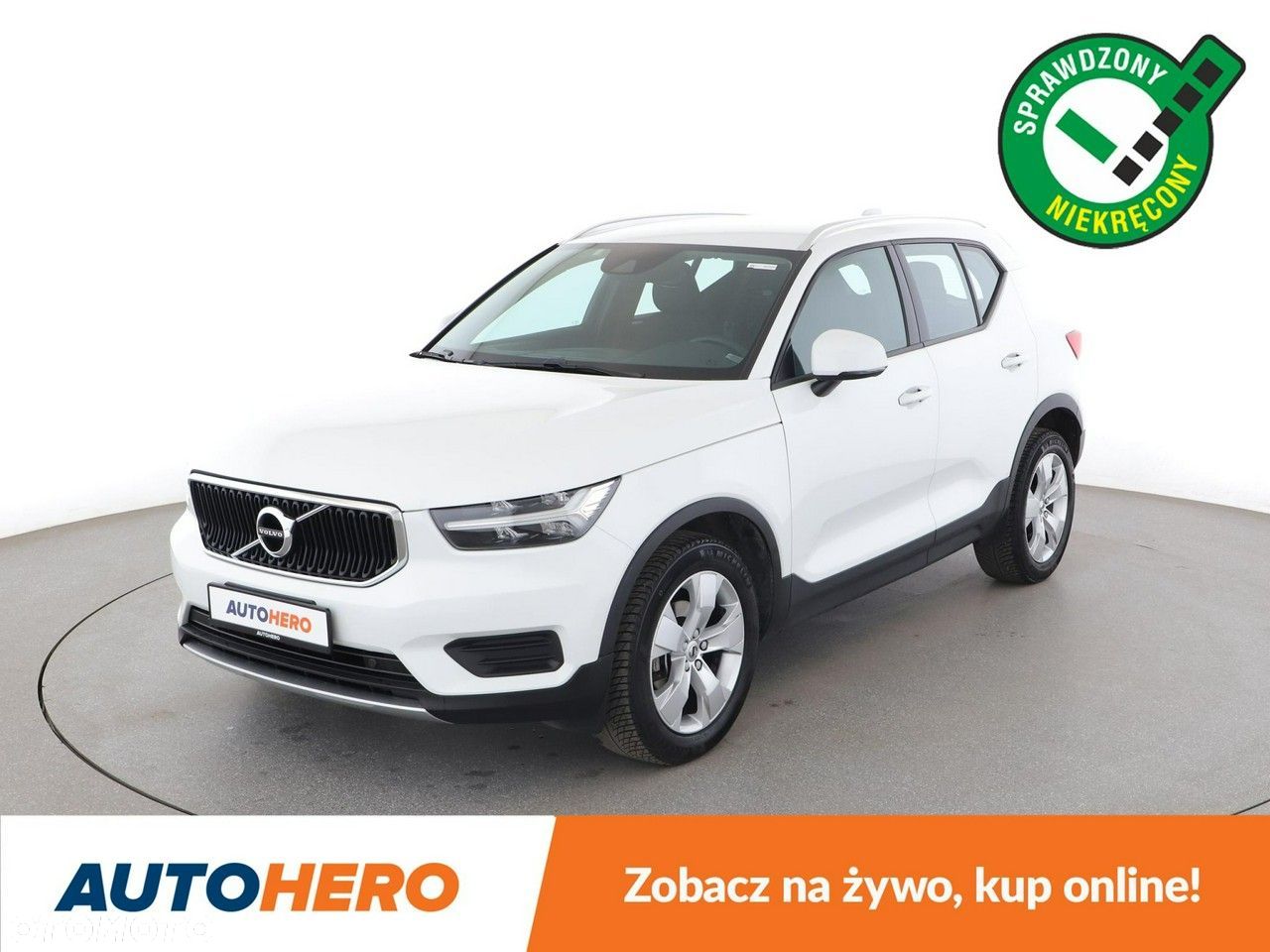 Volvo XC 40 T3 Momentum Pro - 1