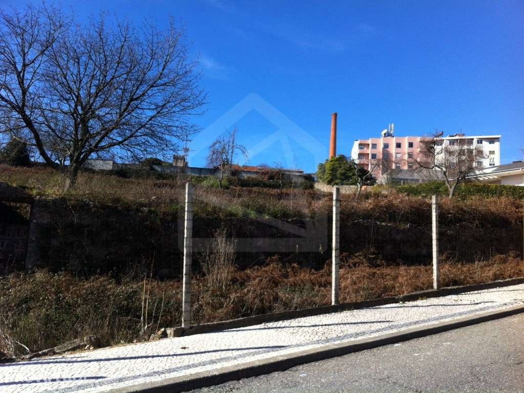 Terreno urbano com 8.000m2 - Grande imagem: 2/5