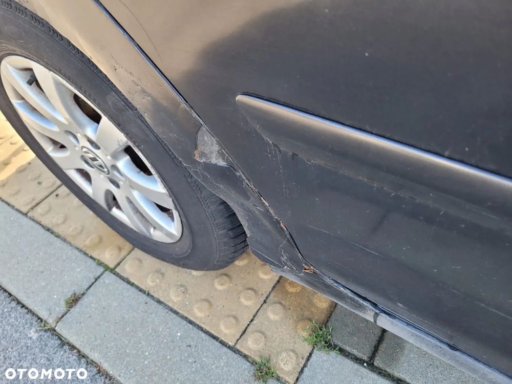 Volkswagen Golf Plus 2.0 TDI Comfortline DSG - 23