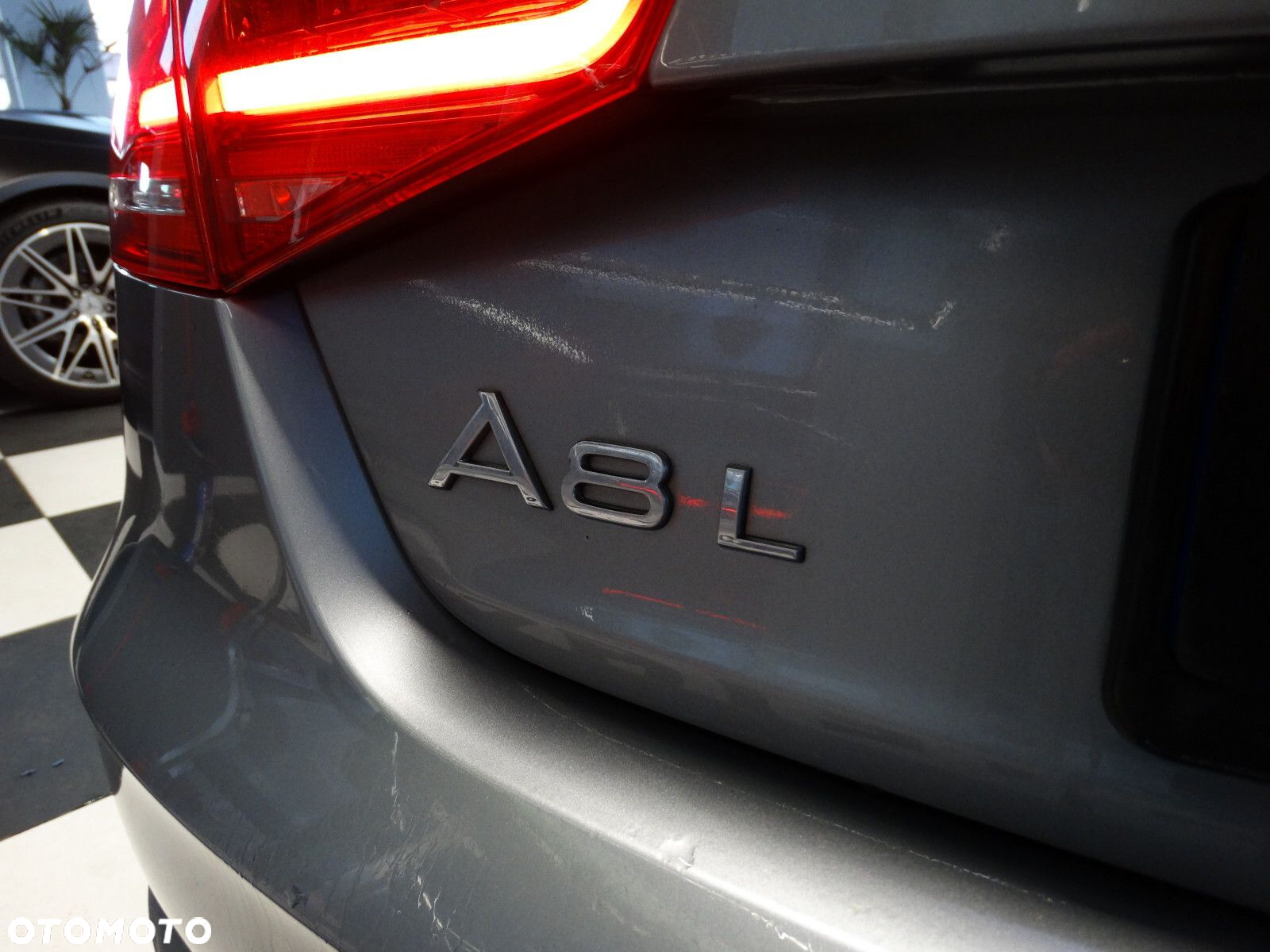 Audi A8 - 8