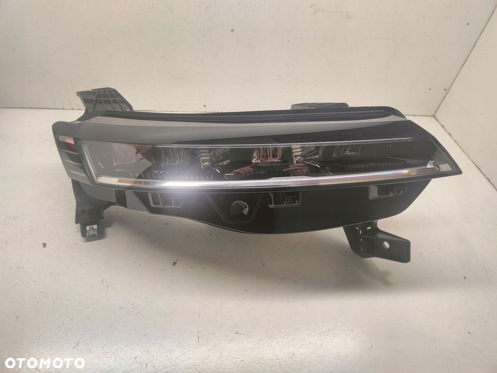 renault megane ev etech lampa prawy przód 260102443r - 1