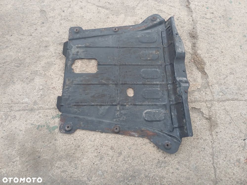 Obudowa oslona pod silnik dacia duster I lift 13-17r metalowa - 2