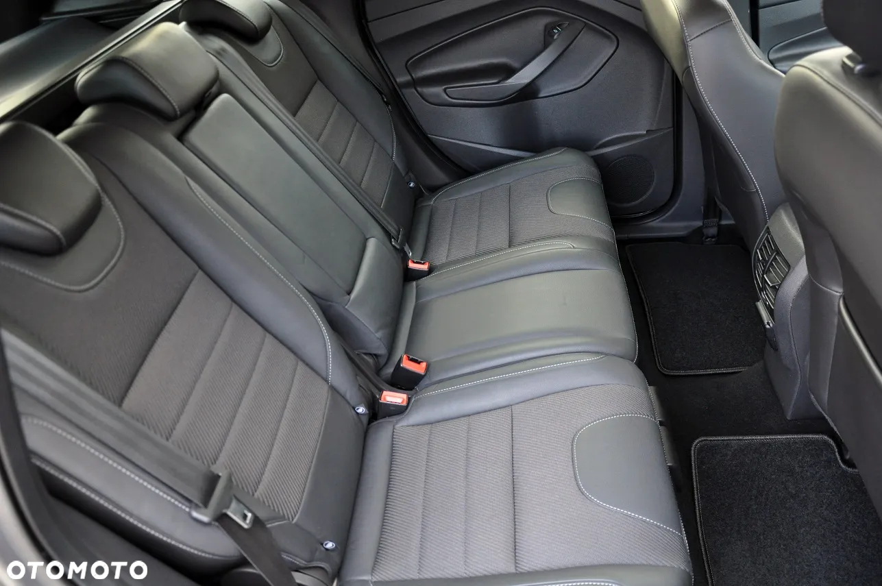 Ford Kuga 1.6 EcoBoost 2x4 Titanium - 14