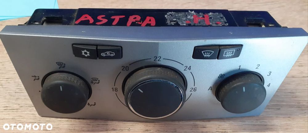 PANEL KLIMATYZACJI OPEL ASTRA H - 1