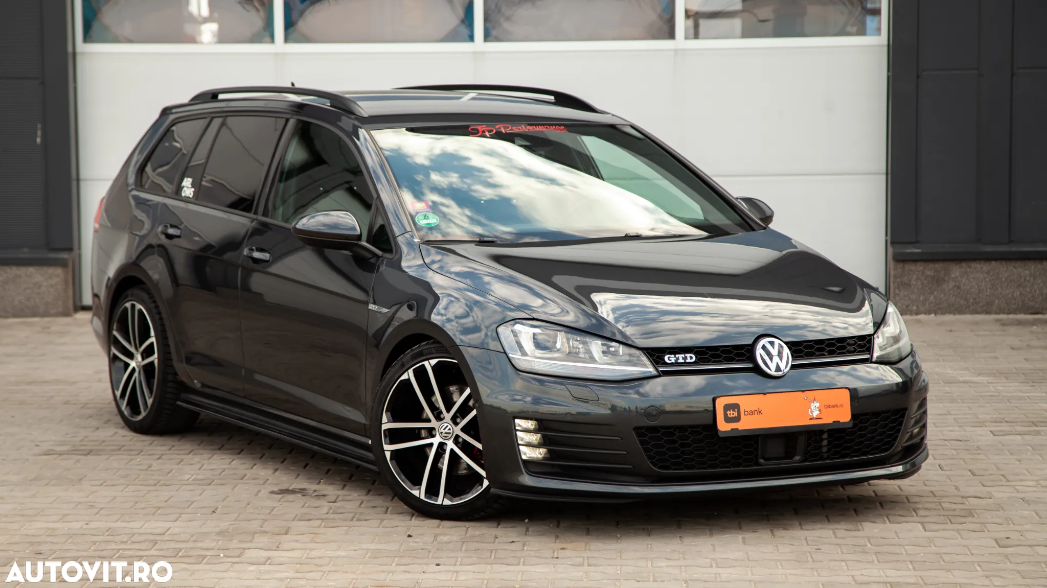 Volkswagen Golf - 3