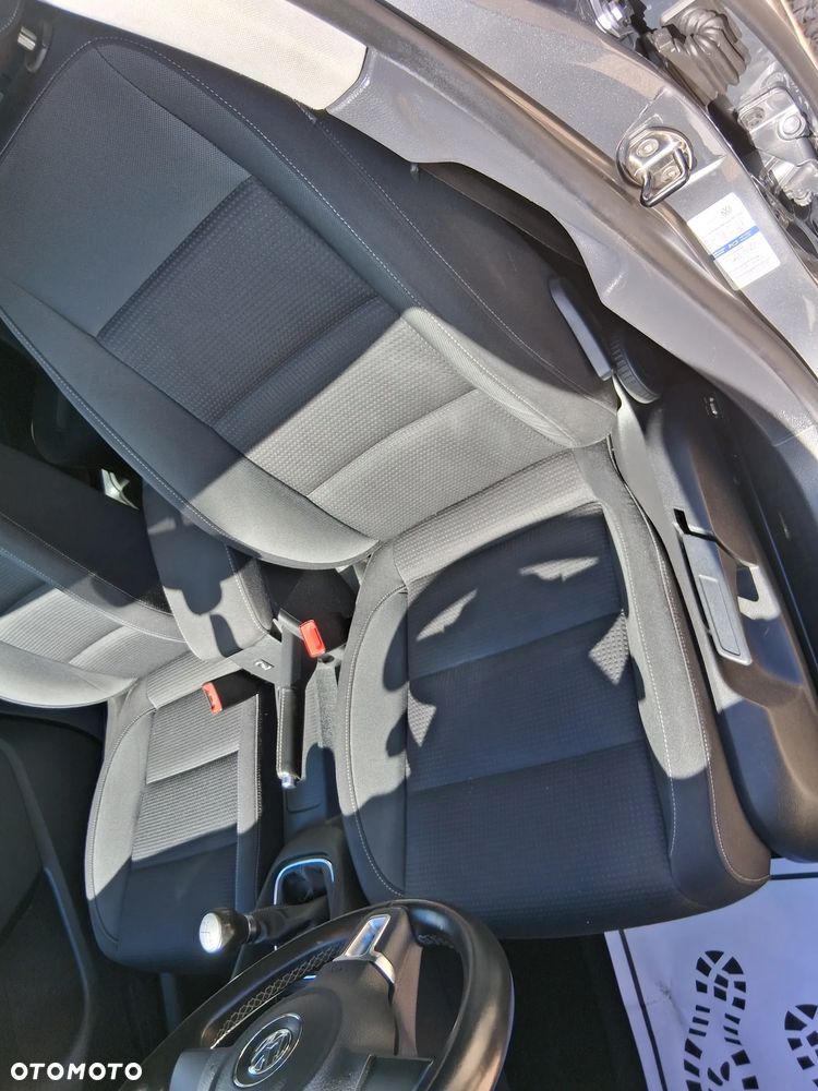 Volkswagen Golf - 14