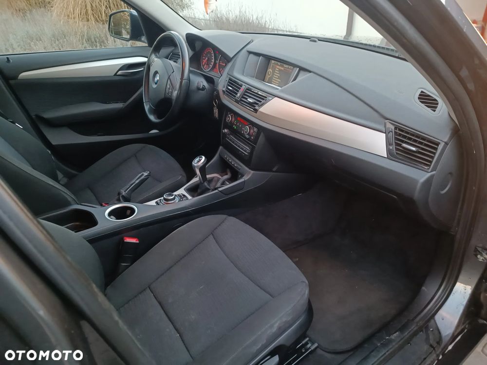 BMW X1 xDrive18d xLine - 9