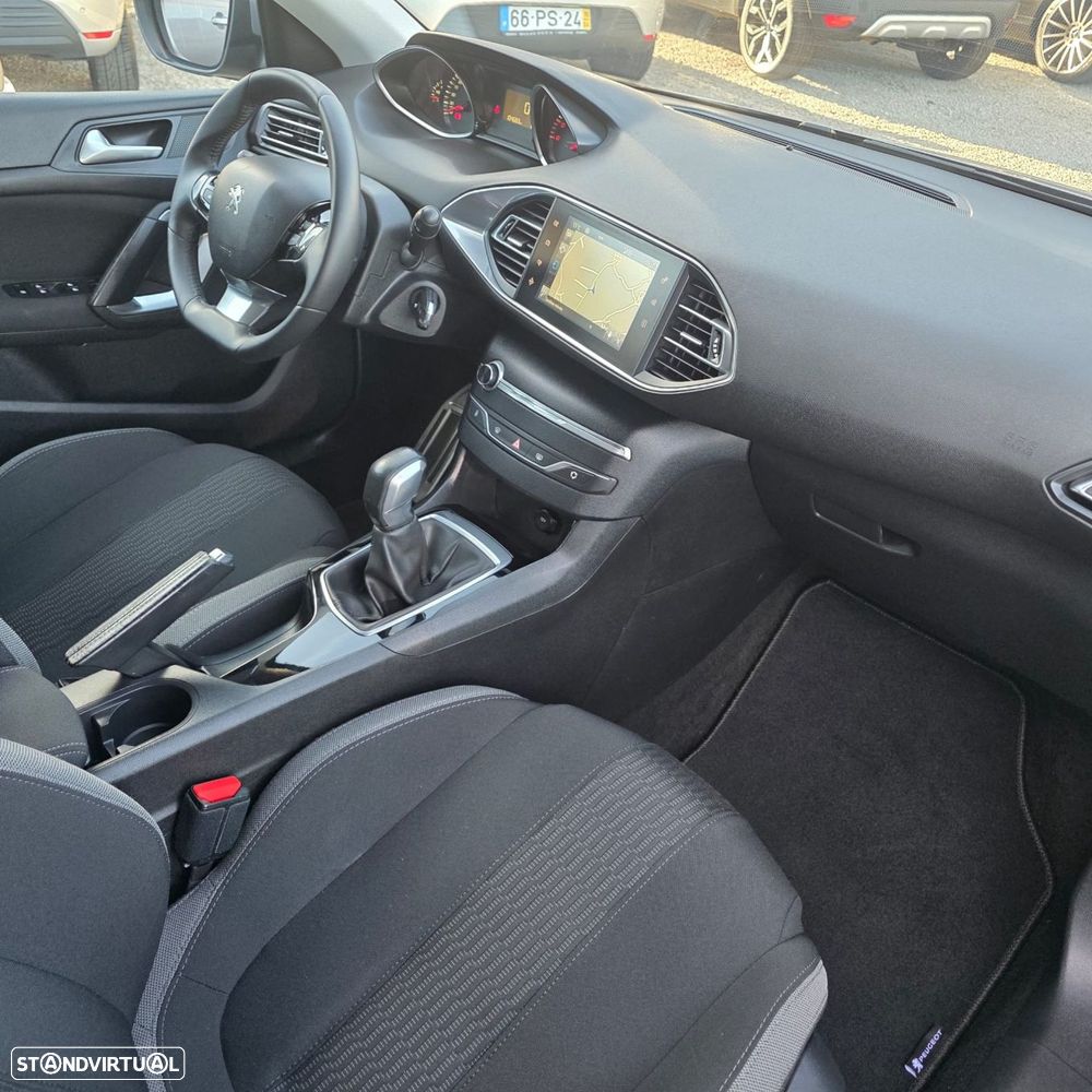 Peugeot 308 1.6 BlueHDi Style J17 - 27