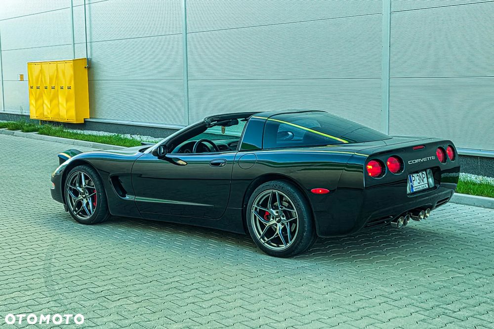 Chevrolet Corvette - 2