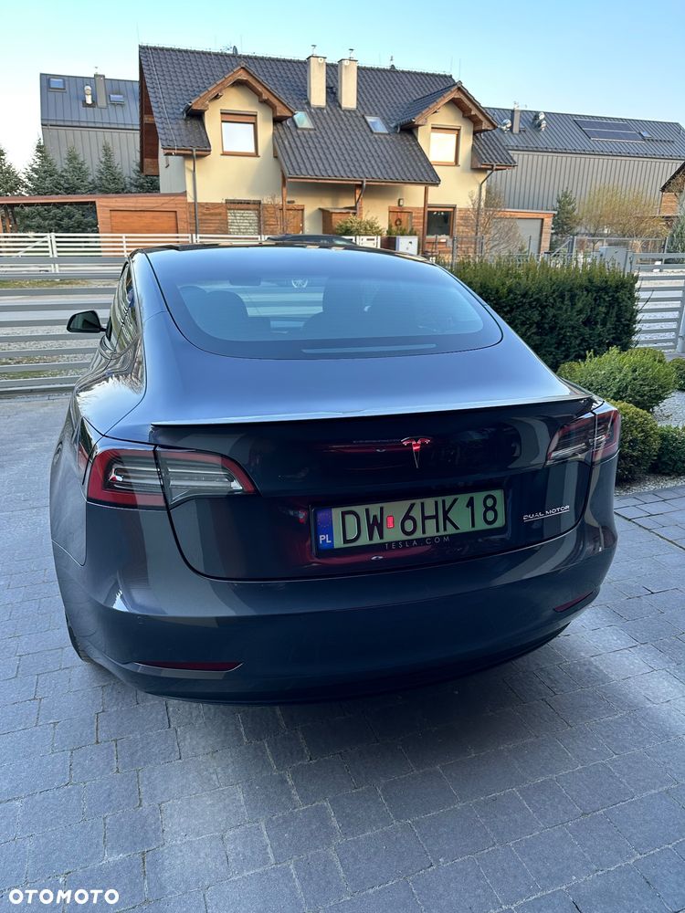Tesla Model 3 - 4