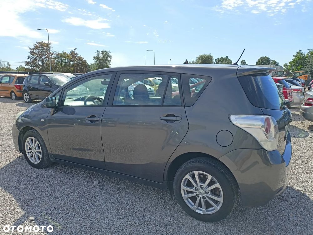 Toyota Verso - 3