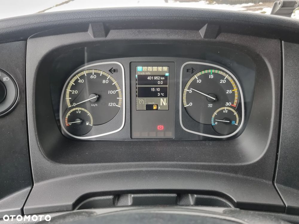 Mercedes-Benz 1527 - 11