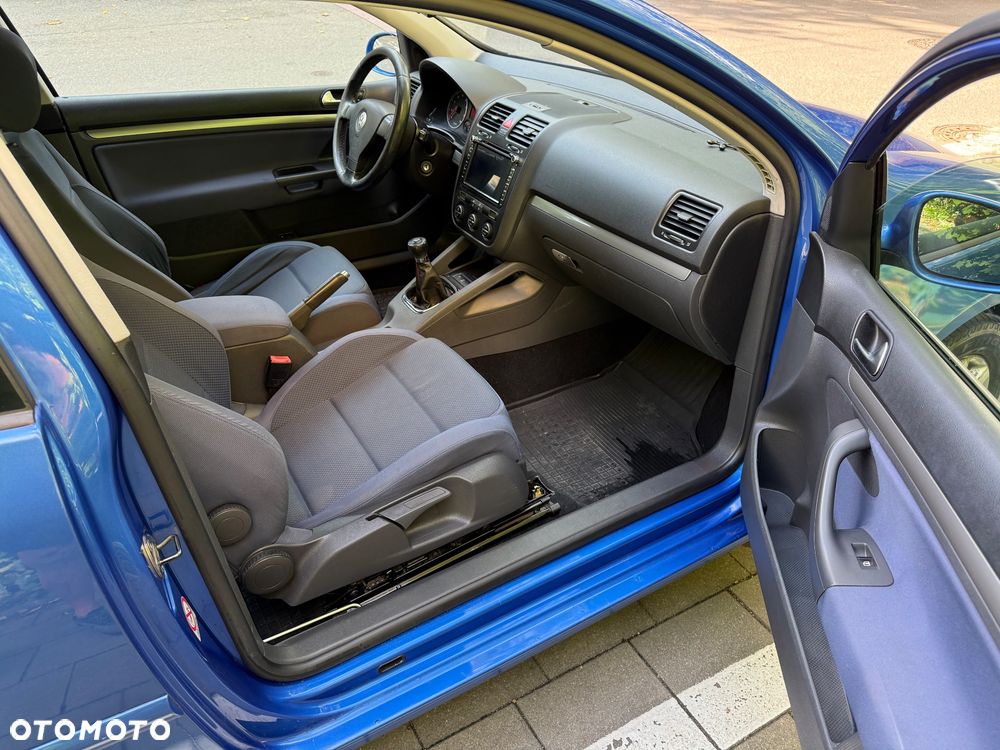 Volkswagen Golf - 8