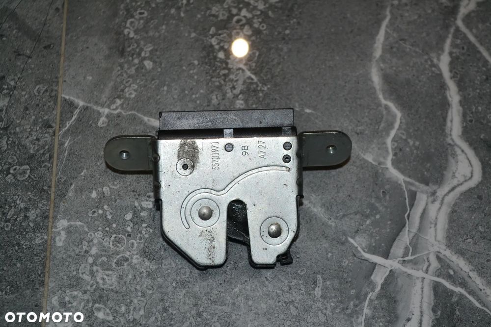 FIAT 500 BRAVO OPEL CORSA D ZAMEK KLAPY BAGAŻNIKA 55701971 - 2