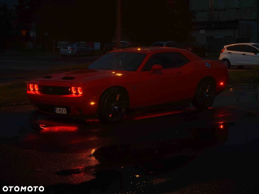 Dodge Challenger 6.4 Scat Pack - 26
