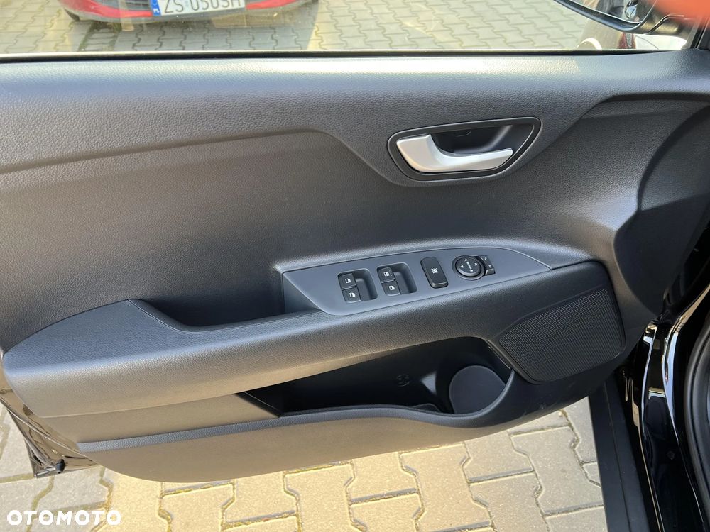 Kia Stonic 1.2 M - 13